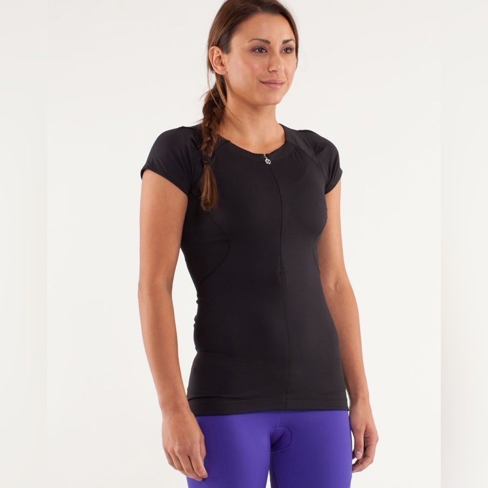 Lululemon Athletica Black Fitted Cap Sleeve T-Shirt